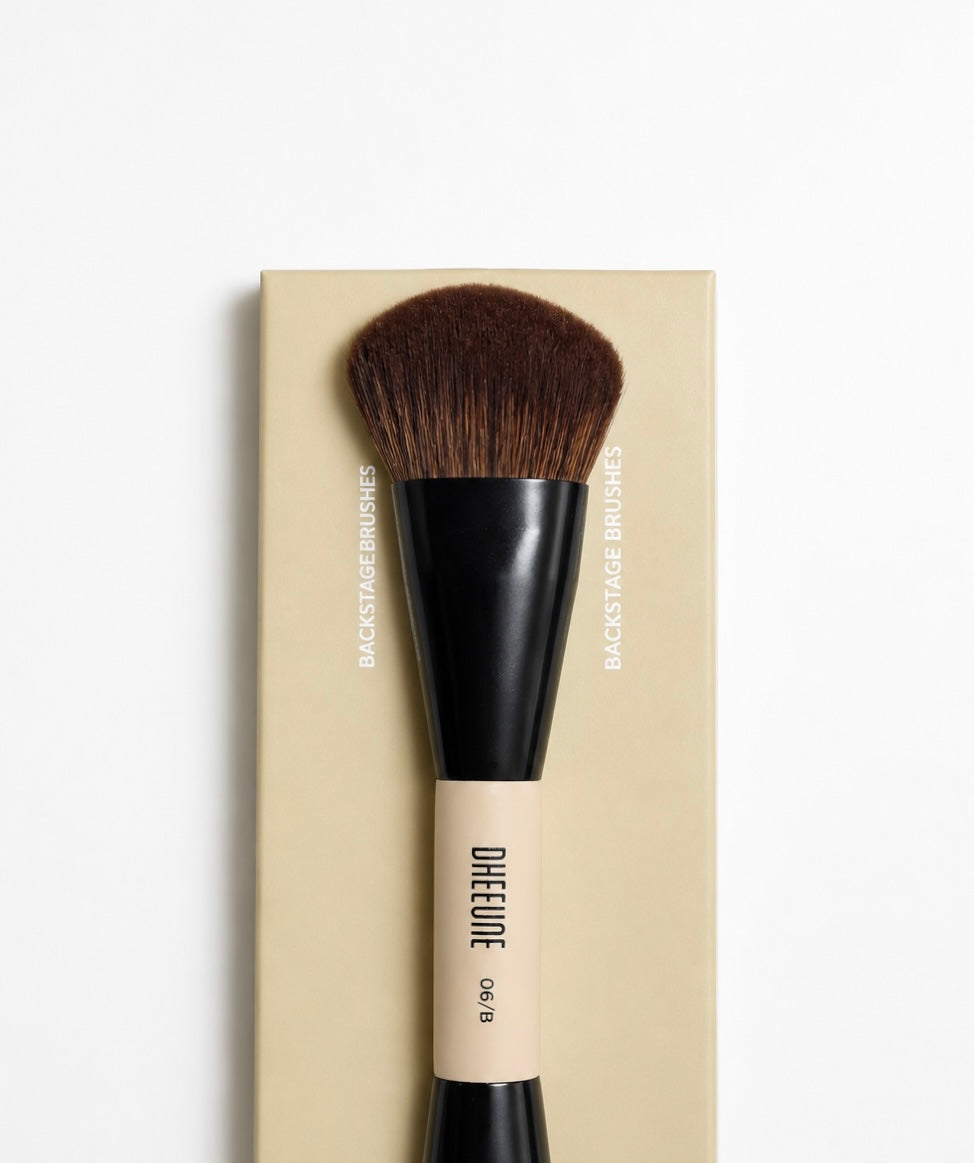 Backstage Cream Complexion brush 06