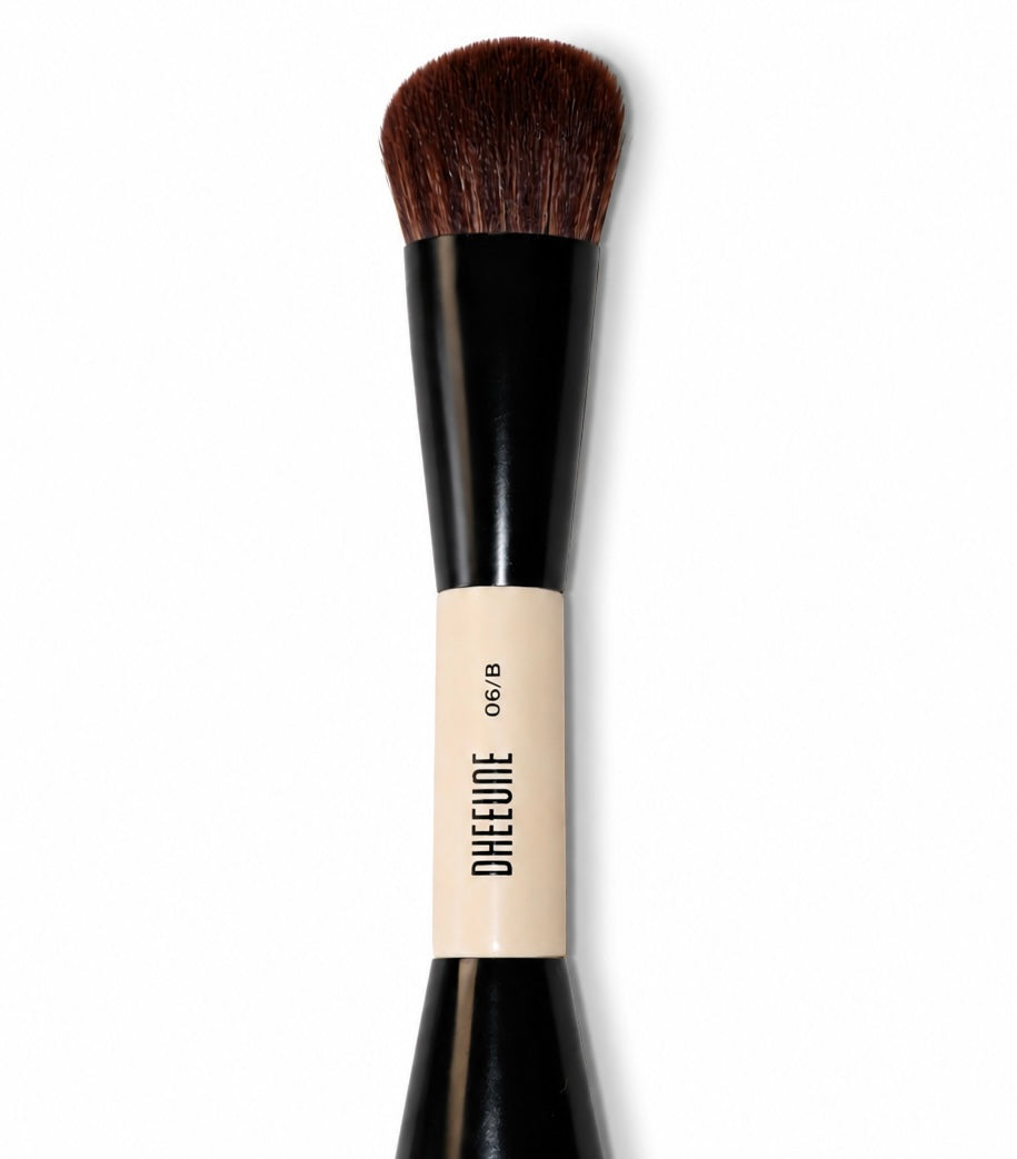 Backstage Cream Complexion brush 06